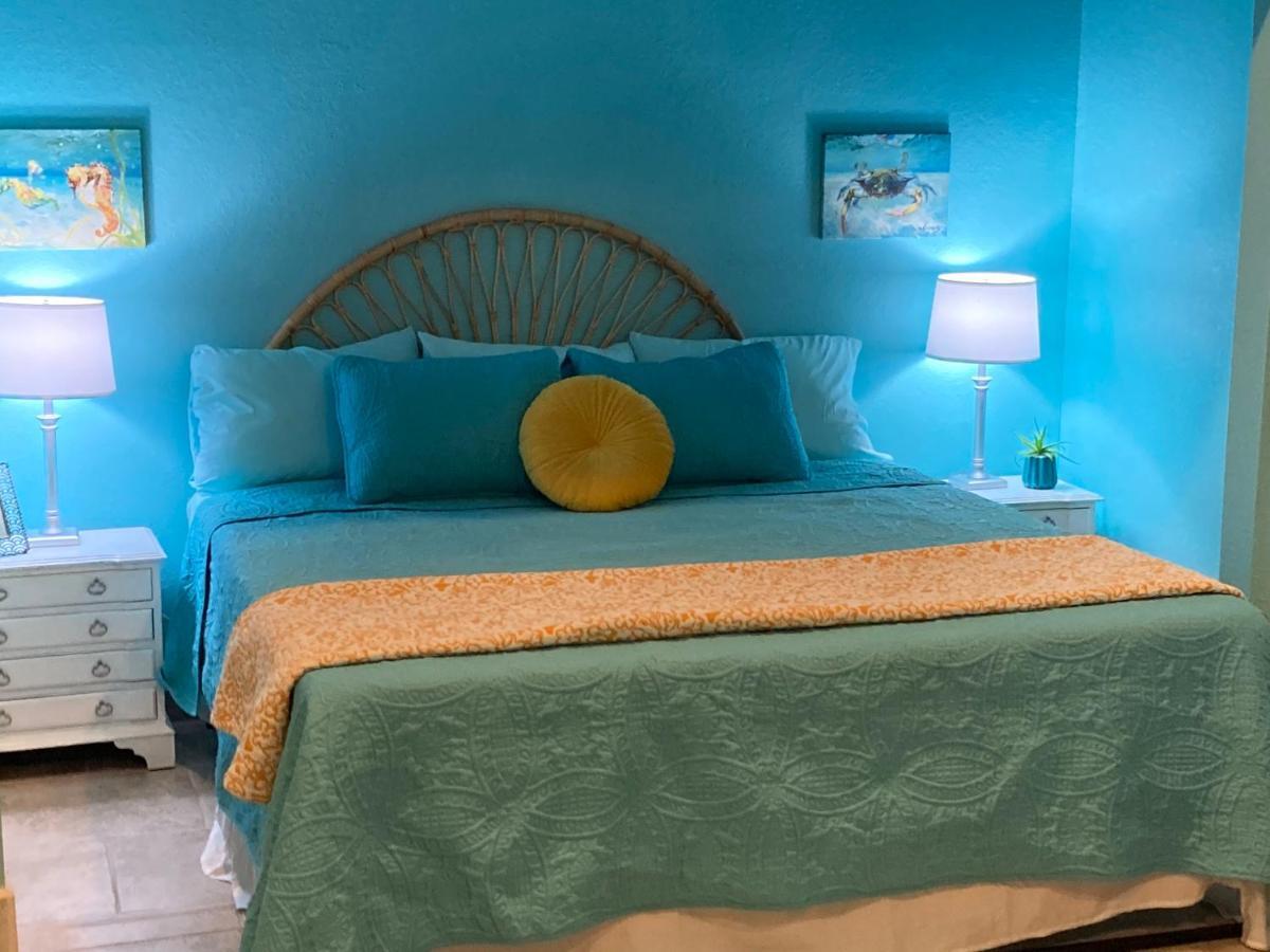 3Gulls Inn Ozona-Boutique Hotel-Steps From Restaurants & Brewery-Swimspa Pool-Pet Friendly Palm Harbor Exterior photo